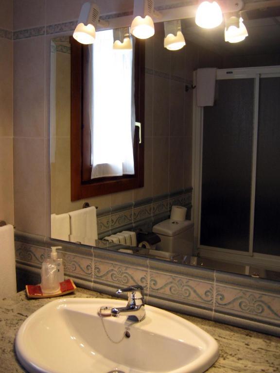 Casa La Abadia Pensionat Cerler Rum bild